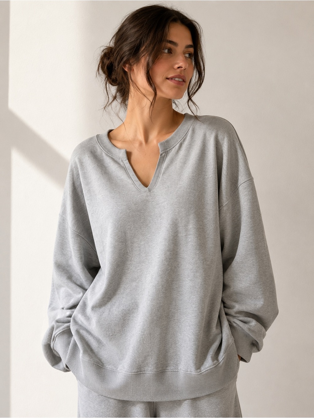 Oversized Light Gray Sweatshirt Pullover Top Size Medium ❤️🍒